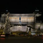 Piazza-Venezia-Roma-a-Natale[1]